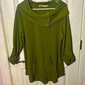Women’s soft long sleevee shirt with button collar
